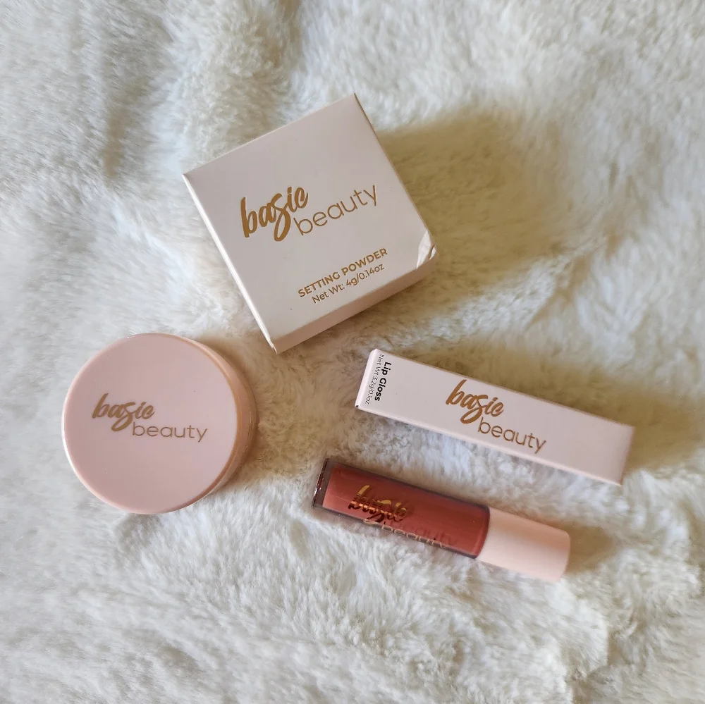 🆕️basic beauty- Makeup Bundle - Picture 1 of 9